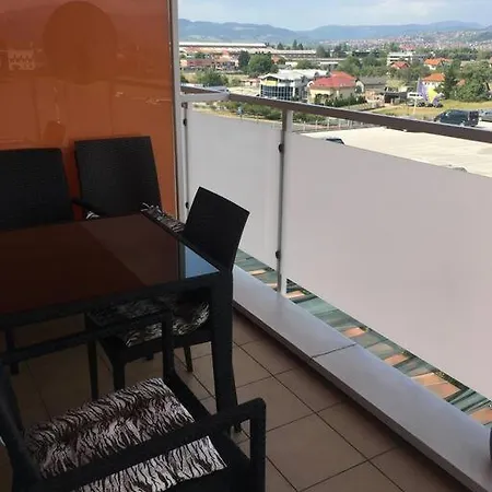 アパート Kanna Apartments-grand Center - Free Parking *